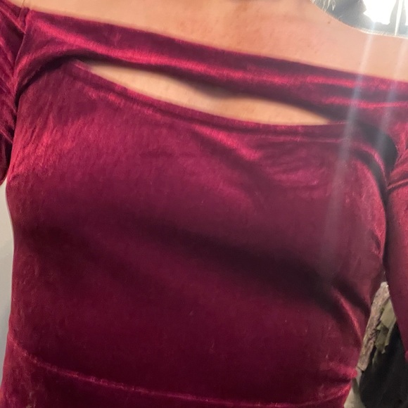 Windsor Burgundy Strapless Velvet Dress - Picture 6 of 8